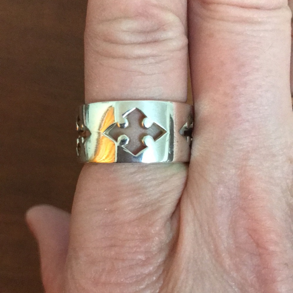 Elegant Silver Band Ring